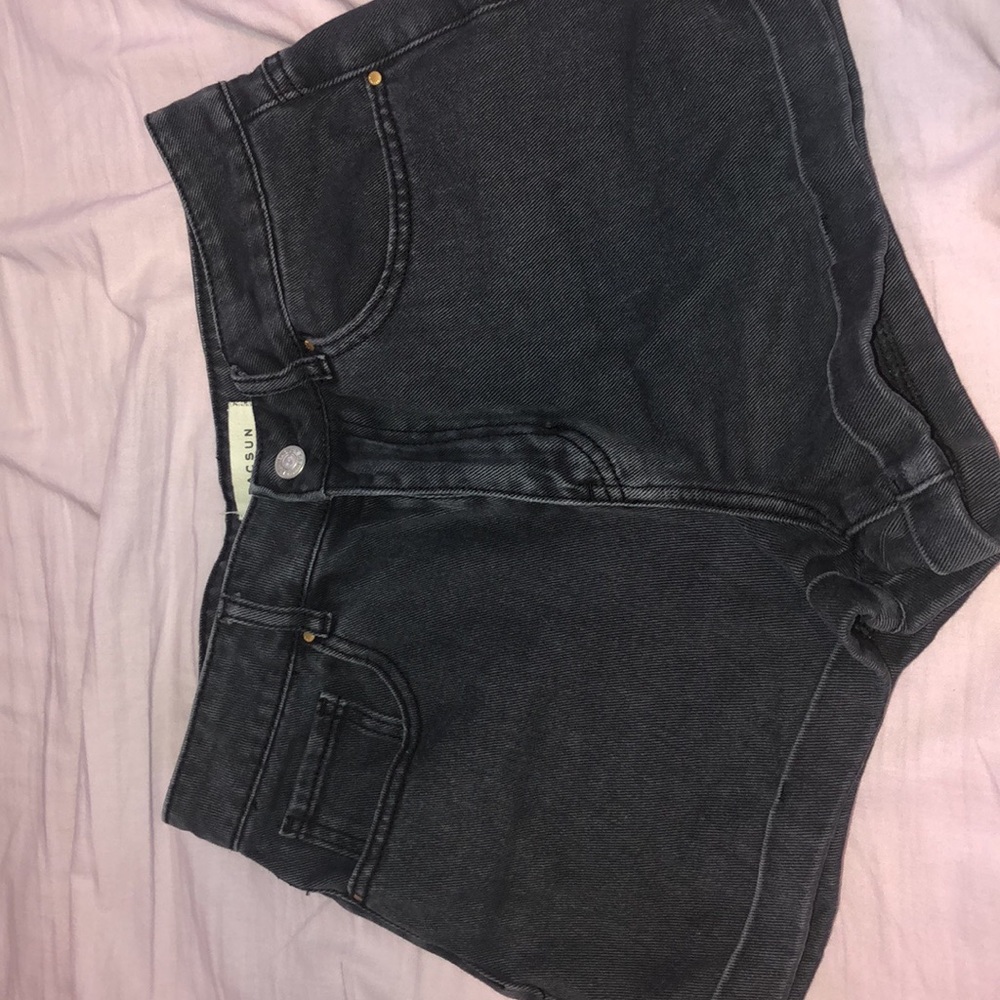 Mom black shorts